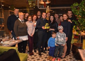 Жълто-черна торта зарадва ботевист за юбилей