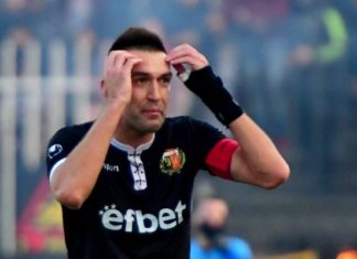 Скандал с „Футболист на годината“! Спират Камбуров за първото място