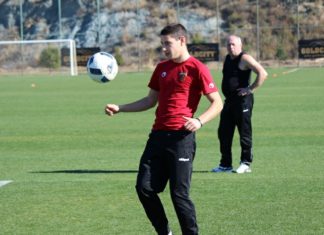 Пресаташето на Локо Пд скри топката на спортния директор на черно-белите, но след това…