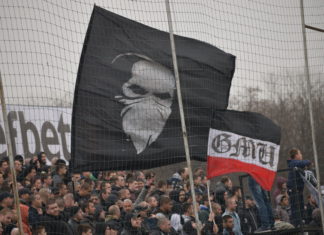 Фенове на Локо Пд нахлули с бухалки на тренировка, чужденец избягал в шок