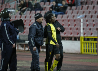 СНИМКИ и ВИДЕО: Удариха с бутилка Меледже на Армията