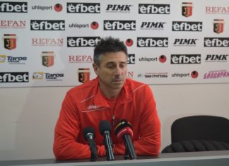 Едо дава пресконференция