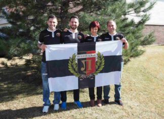 Семейство направи дарение на Локо Пд