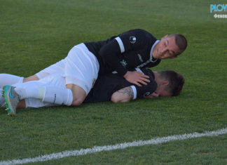 ДИНОзавър схруска Куфуети и компания на Лаута! СНИМКИ