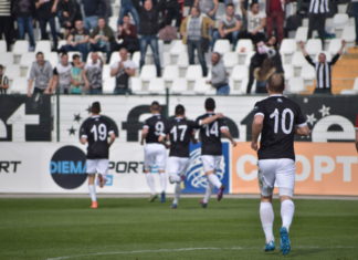 В Локо пълнят джобовете по време на паузата