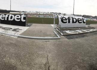 Крушарски зарадва треньорите в школата! Преведе и по две заплати