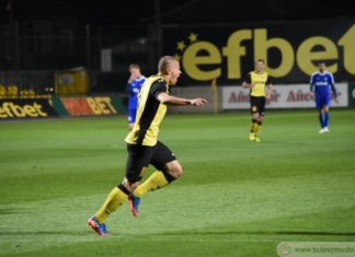 Крис Добрев се дърпа за нов договор с Ботев