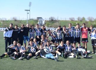 СНИМКА: Ръчичките пак влязоха в употреба след победа на Лаута