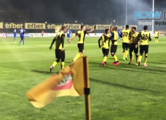 PlovdivDerbyTV: Вижте, как и с кого Антонио Вутов отпразнува първия си гол за Ботев Пловдив