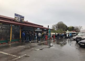 Лошо време, но култови кръчми посрещнаха бултрасите преди Благоевград СНИМКИ