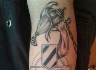 Фен на Ботев си татуира Купата на България! КПБП пуска специална тениска