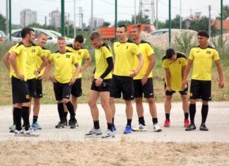 Тежки натоварвания за „канарчетата“, Омар Косоко и Иван Чворович се присъединиха към отбора