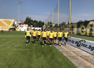 Белия изведе 20 футболисти! Генев го няма (ВИДЕО и СНИМКИ)