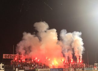 PlovdivDerbyTV: Лаута Арми с мощно пиро! Димки, факли и заря на Лаута!