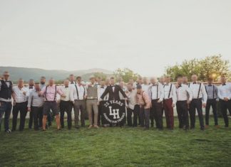 Футболни хулигани показаха истински класа и стил СНИМКА