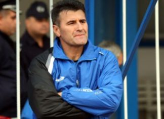 „Оборище“ разкара още един треньор, половината отбор напусна