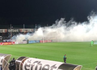 PlovdivDerbyTV: Lauta Army спря мача с факли, димки и фойерверки!