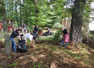 СНИМКИ: Фенове и Общината почистиха Лаута!