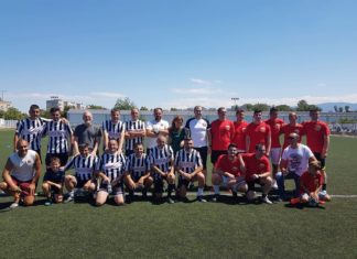 Класата си е класа! Ветераните вдигнаха купата на турнира „Легендите не умират“ СНИМКИ