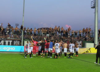 ВИДЕО и СНИМКИ: От шествието в Коматево, през радостта при гола, до празненствата след победата! Вижте всичко от агитката на Локо Пд