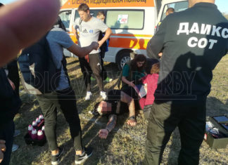 УЖАС! 30 роми ръгаха с ножове и биха с тръби пловдивчанин на мач от Окръжните! ЕКСКЛУЗИВНИ СНИМКИ