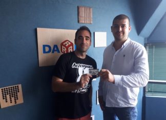 Фенклубът на Локо Пд с платинена карта за журналист