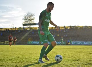 Капитанът на Хебър и треньорът на вратарите празнуват имен ден