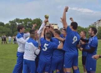 Феновете на „Спартак“: Общински резил, но „Спартак“ е голям клуб и ще крачи напред.