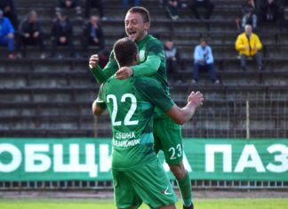 Двама пловдивчани ще учат хебърчетата да ритат топка