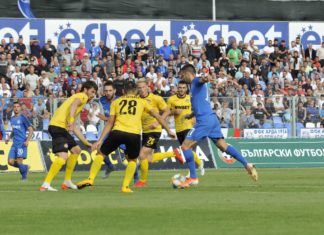 Първо в PlovdivDerby.com: Кристиян Димитров остава в Ботев Плодив!