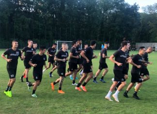 Фенове на Локо Пд надъхаха отбора за последно преди Спартак Търнава ВИДЕО