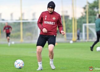 Тодор Неделев вече тренира с основната група в Ботев