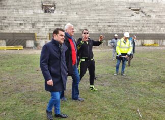 Фенове на Ботев към кмета: Докога ще продължавате с лъжите за Колежа?