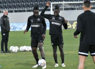 Локо предлага договор на Конте и чака колумбиец