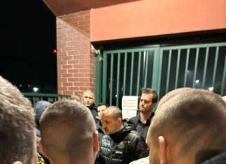 ВИДЕО: Неделев дойде при феновете! Вале се скри!