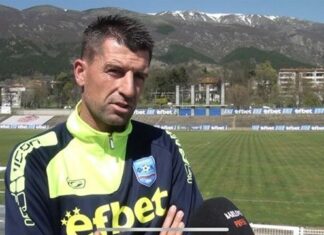 След шест поредни загуби Левски (Карлово) освободи Николай Домакинов