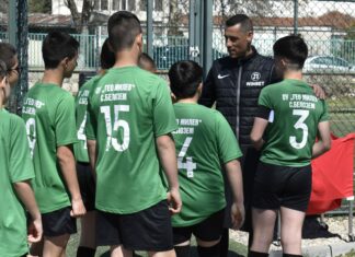 Томаш посети училище в Белозем