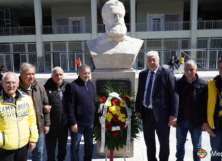 Паметникът на Христо Ботев отново е пред стадиона