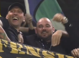 Марко Матераци и Уесли Снайдер се радват пред знаме на Бултрас /ВИДЕО/