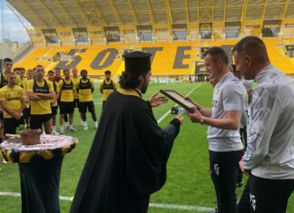 20 от 35 излезнаха за първата тренировка на Ботев Пд. Отец Васил разкритикува Валентич /СНИМКИ и ВИДЕО/