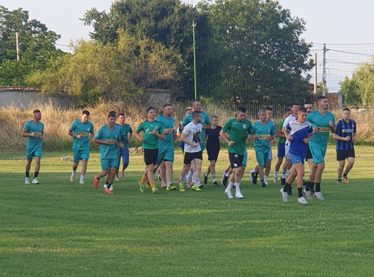 Секирово загуби от Розова долина в края