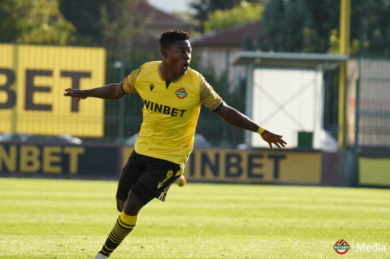 Турски гранд се прицели в нападател на Ботев