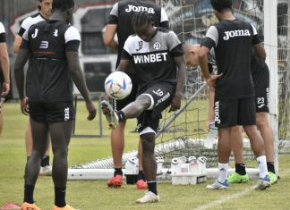 Тема Спорт: Швейцарците се отказали от Бабакар?