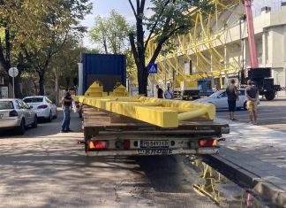 СНИМКИ: Първите ферми за козирката на Северната трибуна са на „Колежа“, започва тяхното монтиране