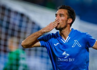 ЕКСКЛУЗИВНО: Ивелин Попов подписва с Ботев Пд