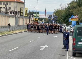 ВИДЕО: Bultras пристигнаха с шествие пред стадиона на Хебър