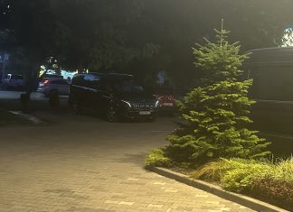 СНИМКИ: Бус със затъмнени стъкла закарал Зингаревич и компания на срещата