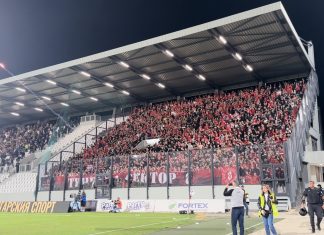 ВИДЕО: Ултрасите на ЦСКА изтреляха 3 ракети към терена