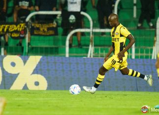 Защитник на „канарчетата“ с повиквателна