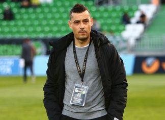 Инфо на BgDerby: Крушарски и Томаш стиснаха ръце. Треньорът остава начело на Локо (Пд)